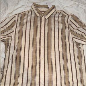 American eagle men button up resort shirt NWT
